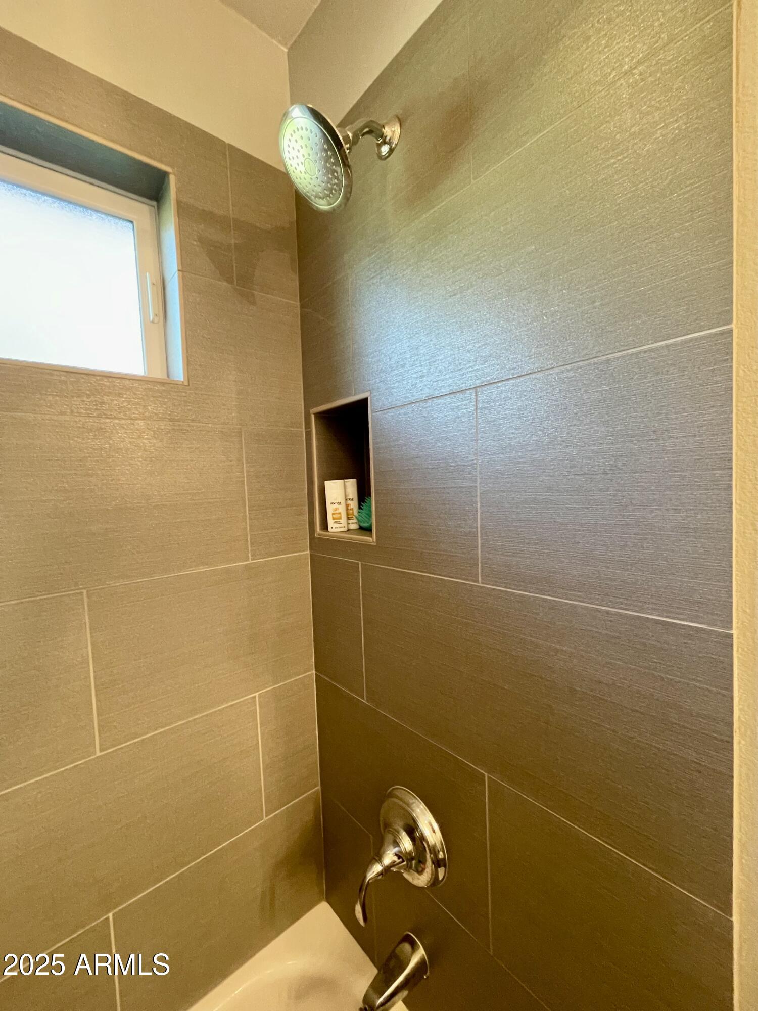 1520 West Berridge Lane Phoenix, AZ 85015 - Photo 27 of 46 a bathroom with a shower