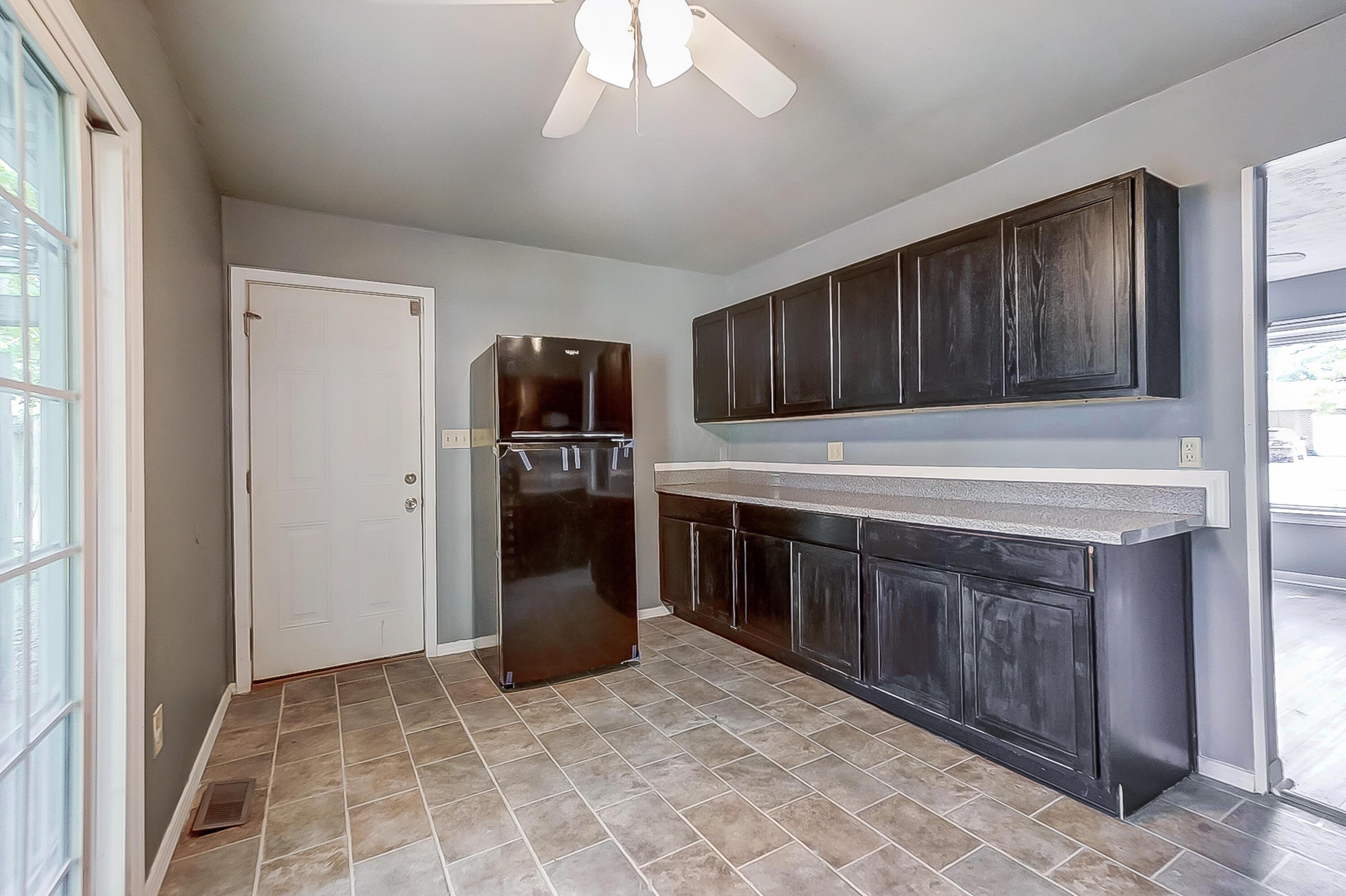 4687 Glendon Road Columbus, OH 43229 - Photo 9 of 30 Kitchen