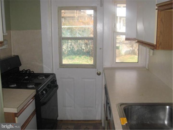 903 Kenmore Road Philadelphia, PA 19151 - Photo 12 of 18 Gallery Image 12