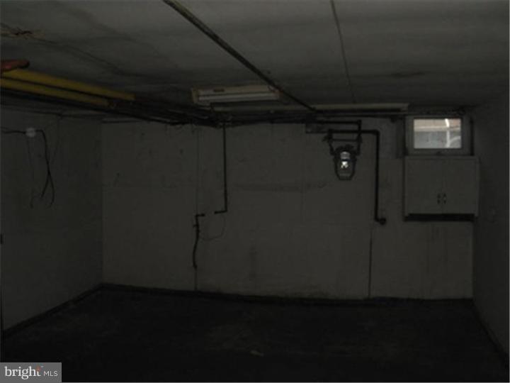 903 Kenmore Road Philadelphia, PA 19151 - Photo 14 of 18 Gallery Image 14