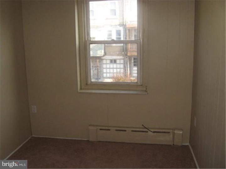903 Kenmore Road Philadelphia, PA 19151 - Photo 3 of 18 Gallery Image 3