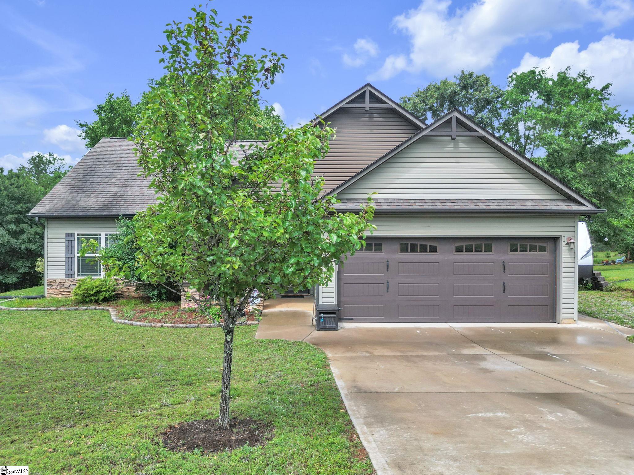 215 Cooleys Crest Lane Inman, SC 29349 - Photo 1 of 31