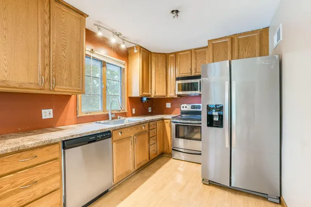 $399,900 | 1941 Dodd Road, Mendota Heights, MN 55118