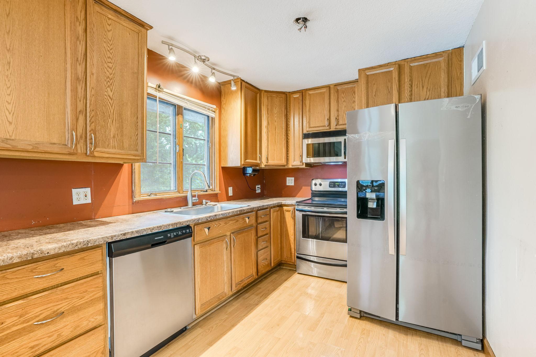 1941 Dodd Road Mendota Heights, MN 55118 - Photo 9 of 28 Gallery Image 9