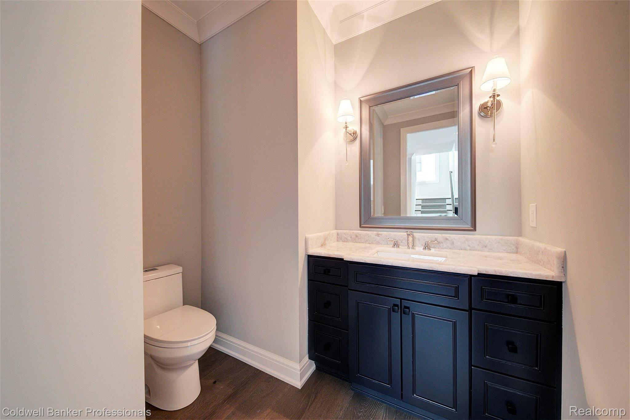 2413 Manchester Road Birmingham, MI 48009 - Photo 43 of 84 4H8A7247_8_9.jpg
