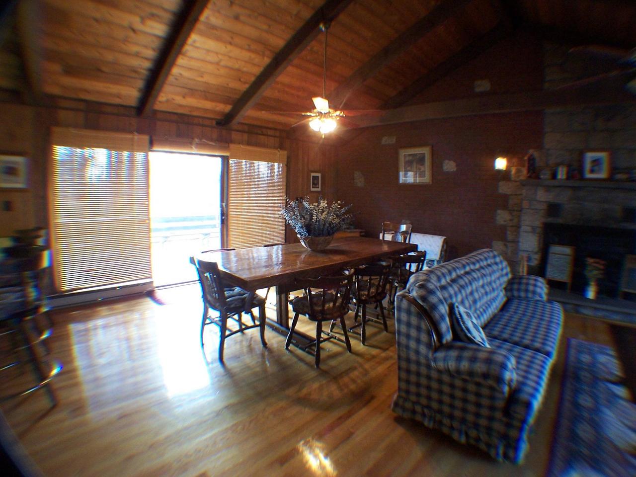 24 Aspen Road Pocono Pines, PA 18350 - Photo 3 of 6 Dining area