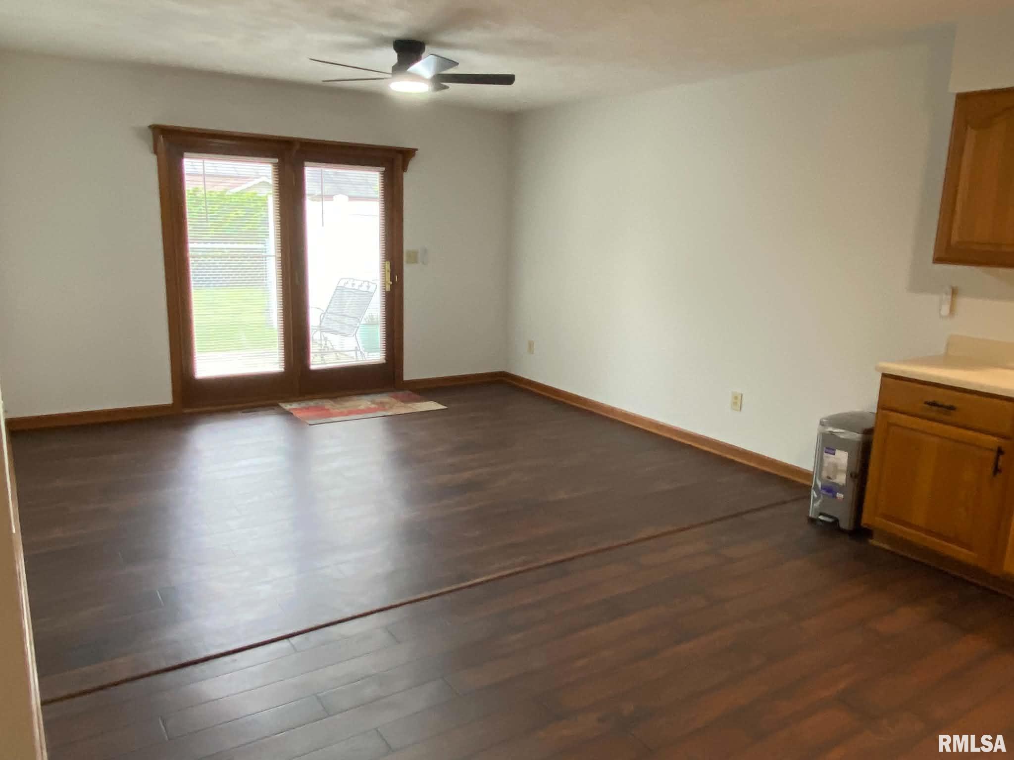 1547 East Myrtle Street Canton, IL 61520 - Photo 8 of 23