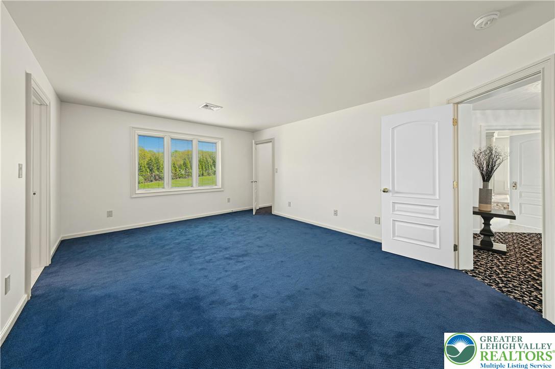 3200 Creamery Road New Hope, PA 18938 - Photo 28 of 42 an empty room with windows