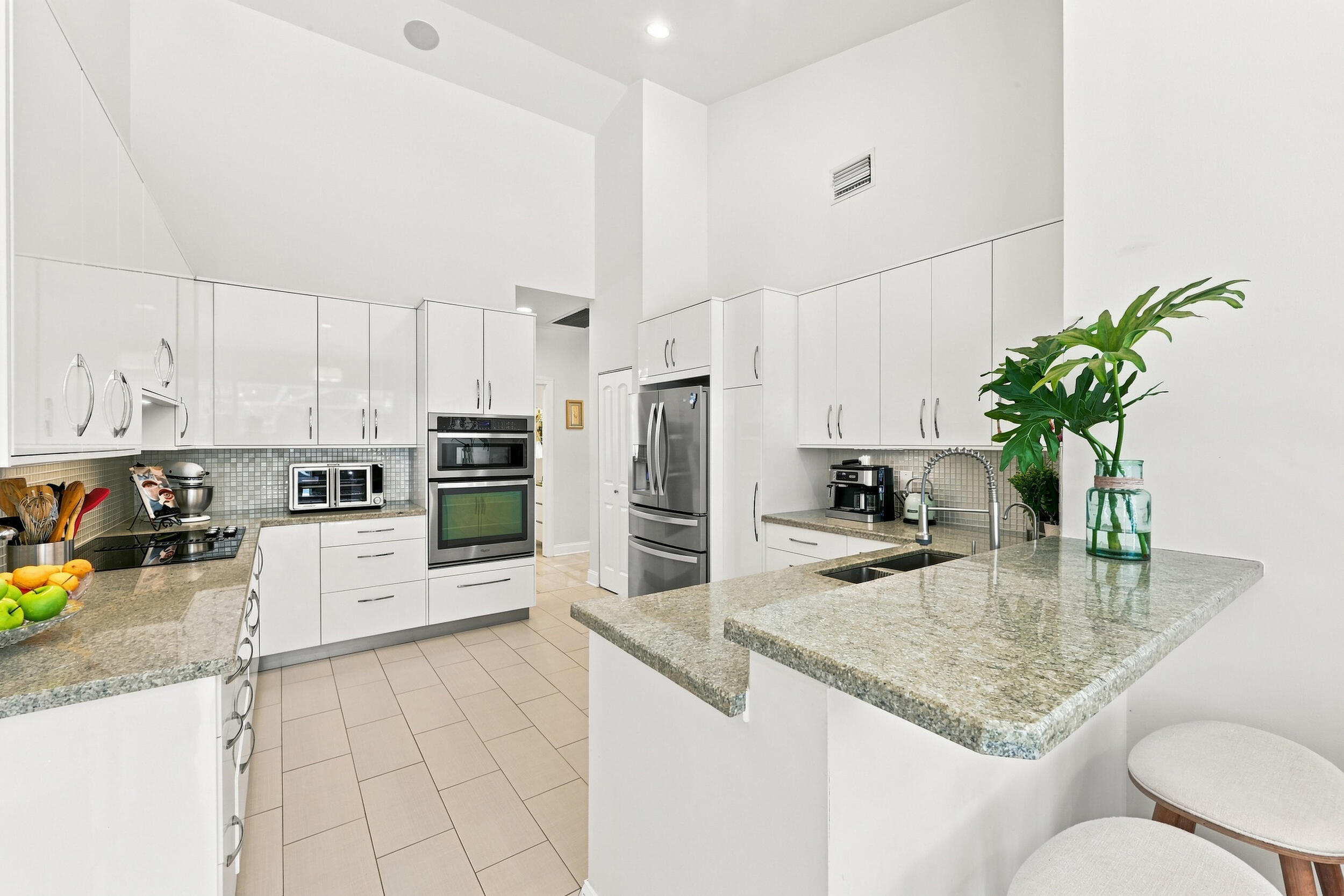 10739 Stonebridge Boulevard Boca Raton, FL 33498 - Photo 19 of 75 453A9418
