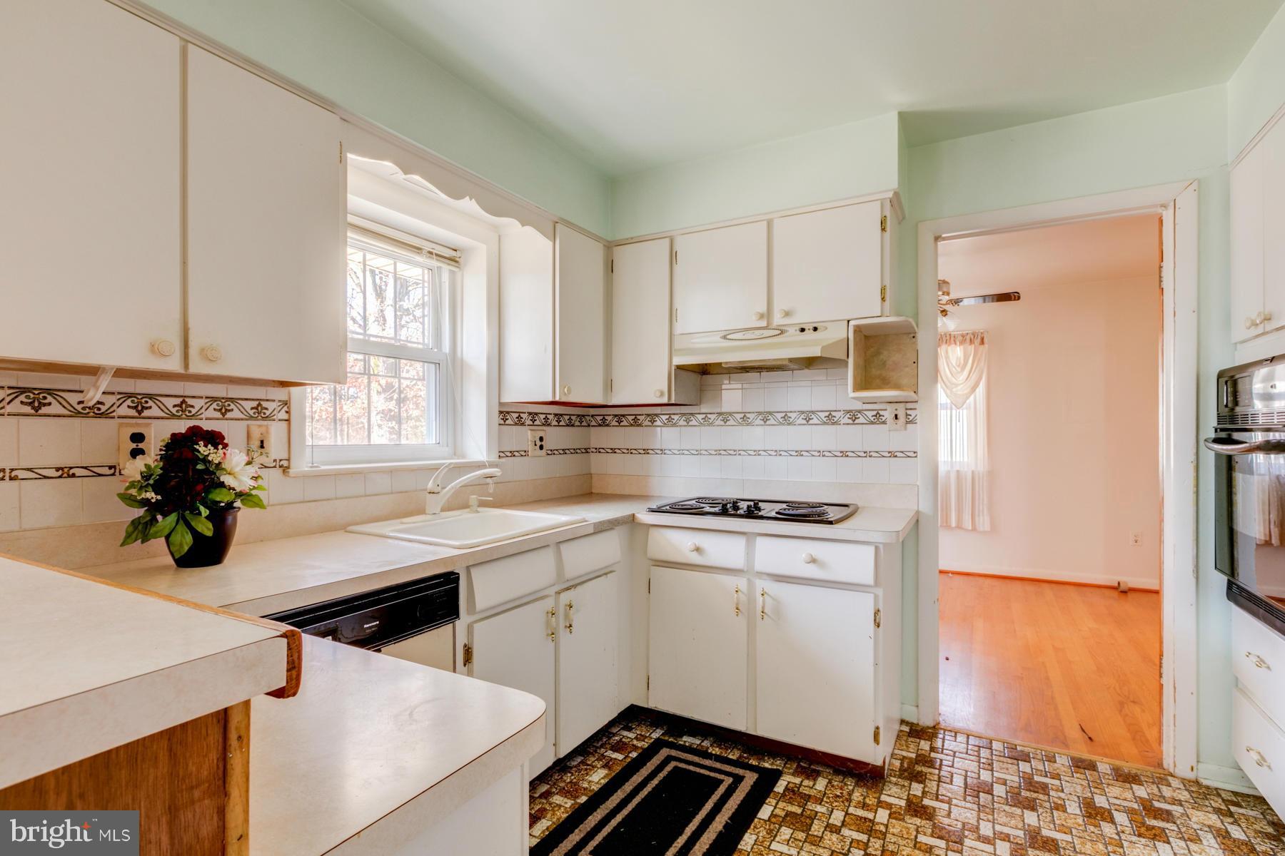 5111 Wheeler Road Oxon Hill, MD 20745 - Photo 27 of 30 Kitchen