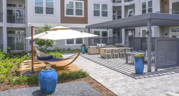 $2,312 | 9330 South Main Street, Unit 102, Houston, TX 77025