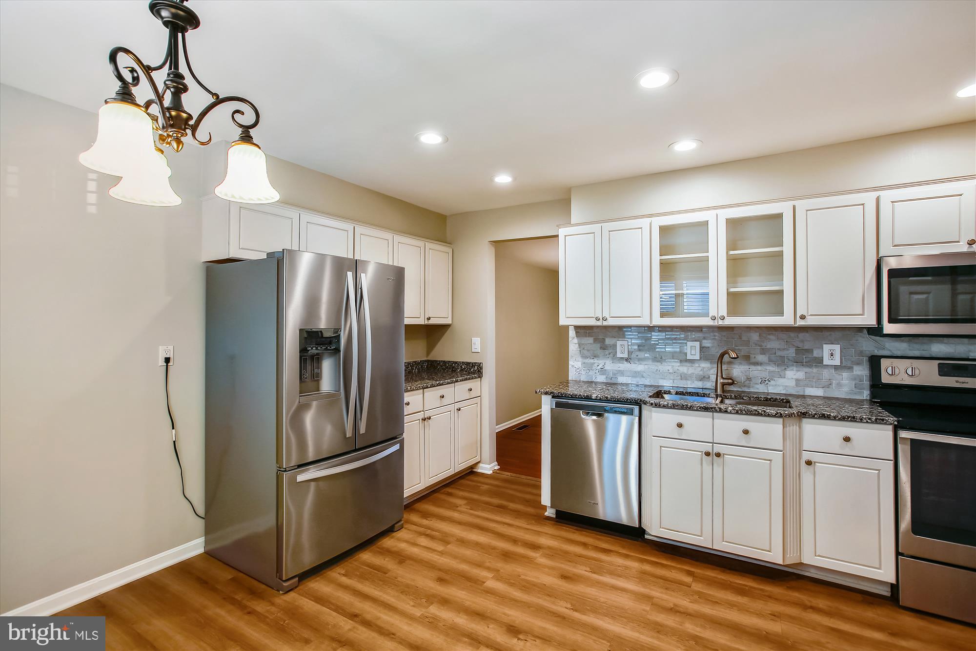 11042 Saffold Way Reston, VA 20190 - Photo 6 of 50 Kitchen - updated in 2019
