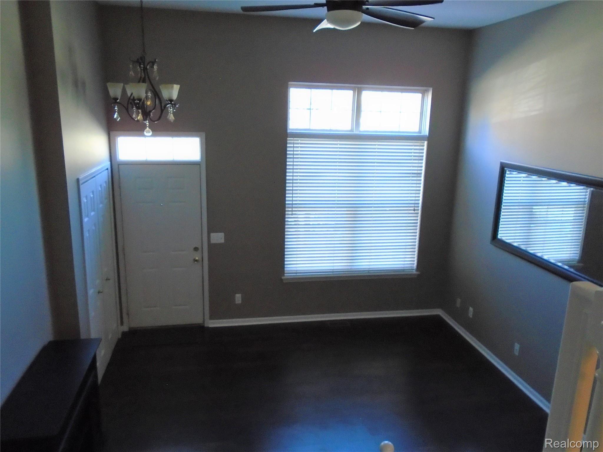 16866 Farmington Road, Unit 63 Livonia, MI 48154 - Photo 10 of 43 DSC00882.JPG