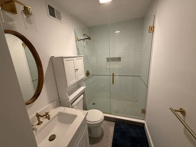 $3,300 | 138 Centre Street, Unit 3, Boston, MA 02124