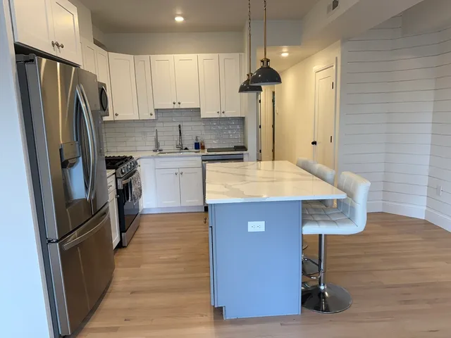 $3,300 | 138 Centre Street, Unit 3, Boston, MA 02124