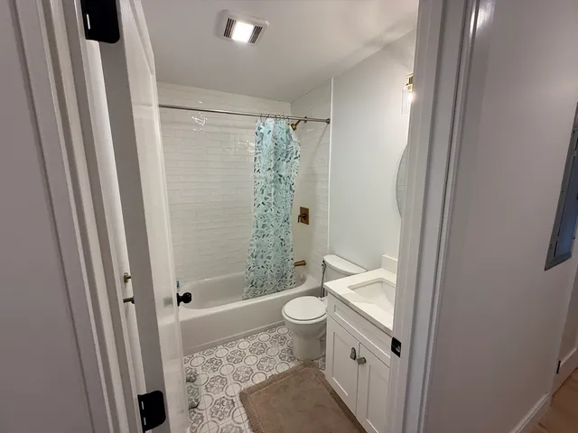 $3,300 | 138 Centre Street, Unit 3, Boston, MA 02124