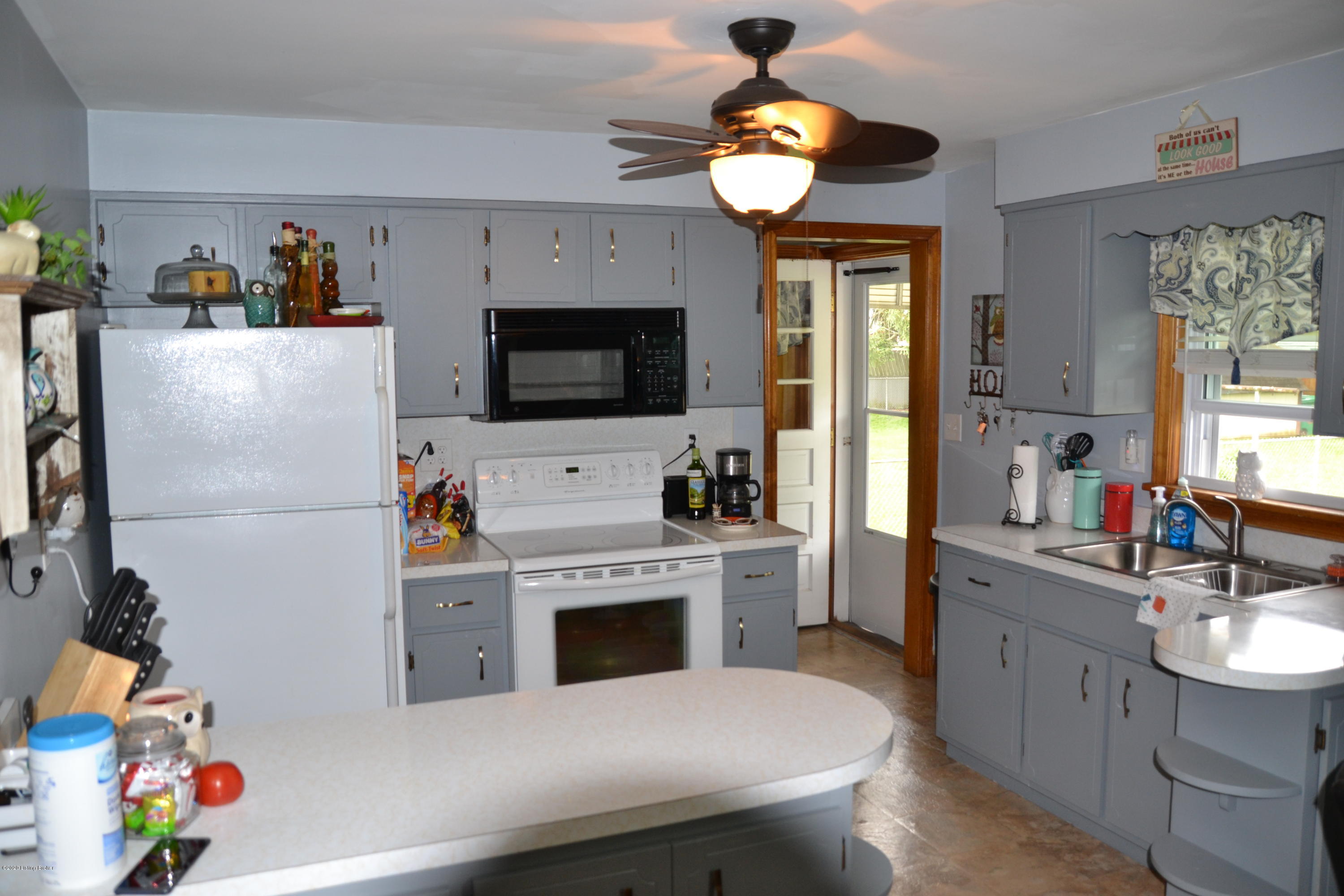 2704 Butler Road Louisville, KY 40216 - Photo 14 of 41 DSC_0025