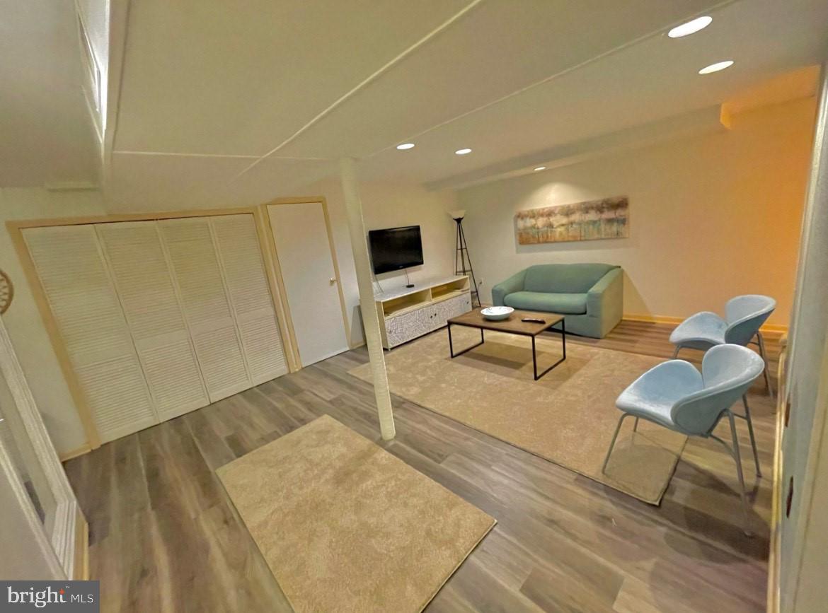 403 Merryman Road Annapolis, MD 21401 - Photo 19 of 31 a living room with furniture and a flat screen tv