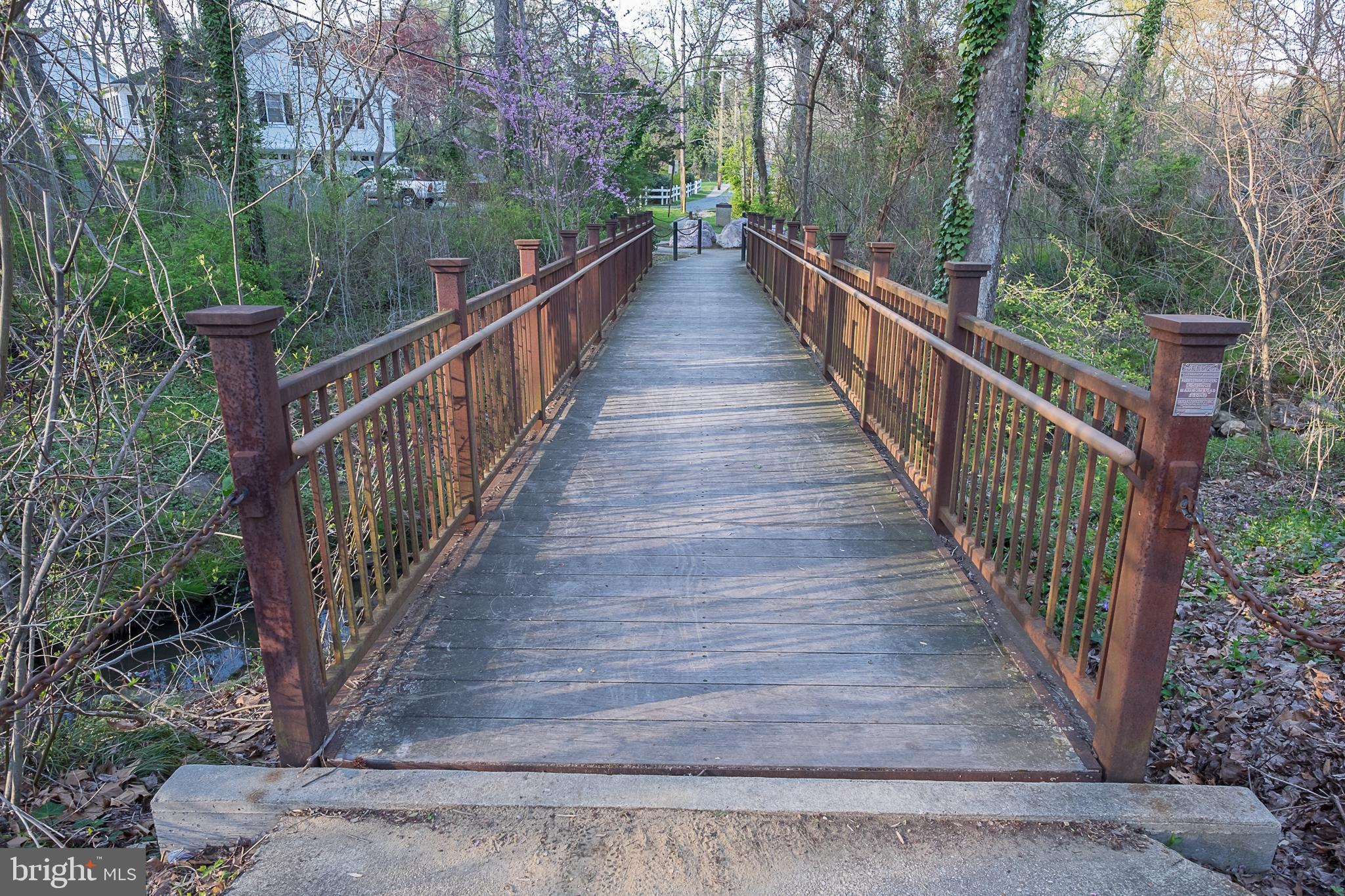 403 Merryman Road Annapolis, MD 21401 - Photo 31 of 31 a view of a balcony with wooden stairs