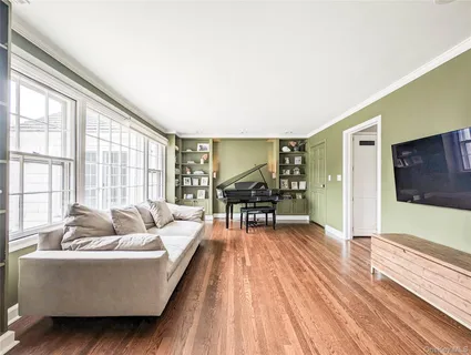 $2,795,000 | 124 Lincoln Avenue, Purchase, NY 10577