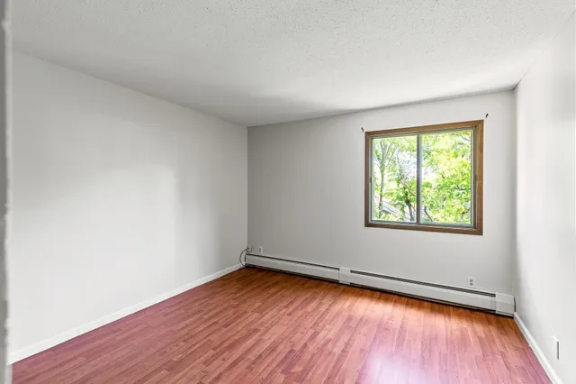 $174,900 | 10441 Greenbrier Road, Unit 315, Minnetonka, MN 55305