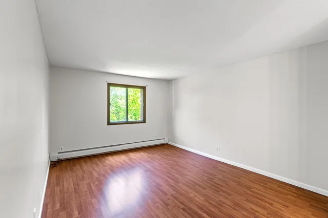 $174,900 | 10441 Greenbrier Road, Unit 315, Minnetonka, MN 55305