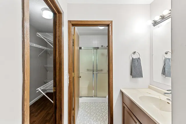 $179,900 | 10441 Greenbrier Road, Unit 315, Minnetonka, MN 55305