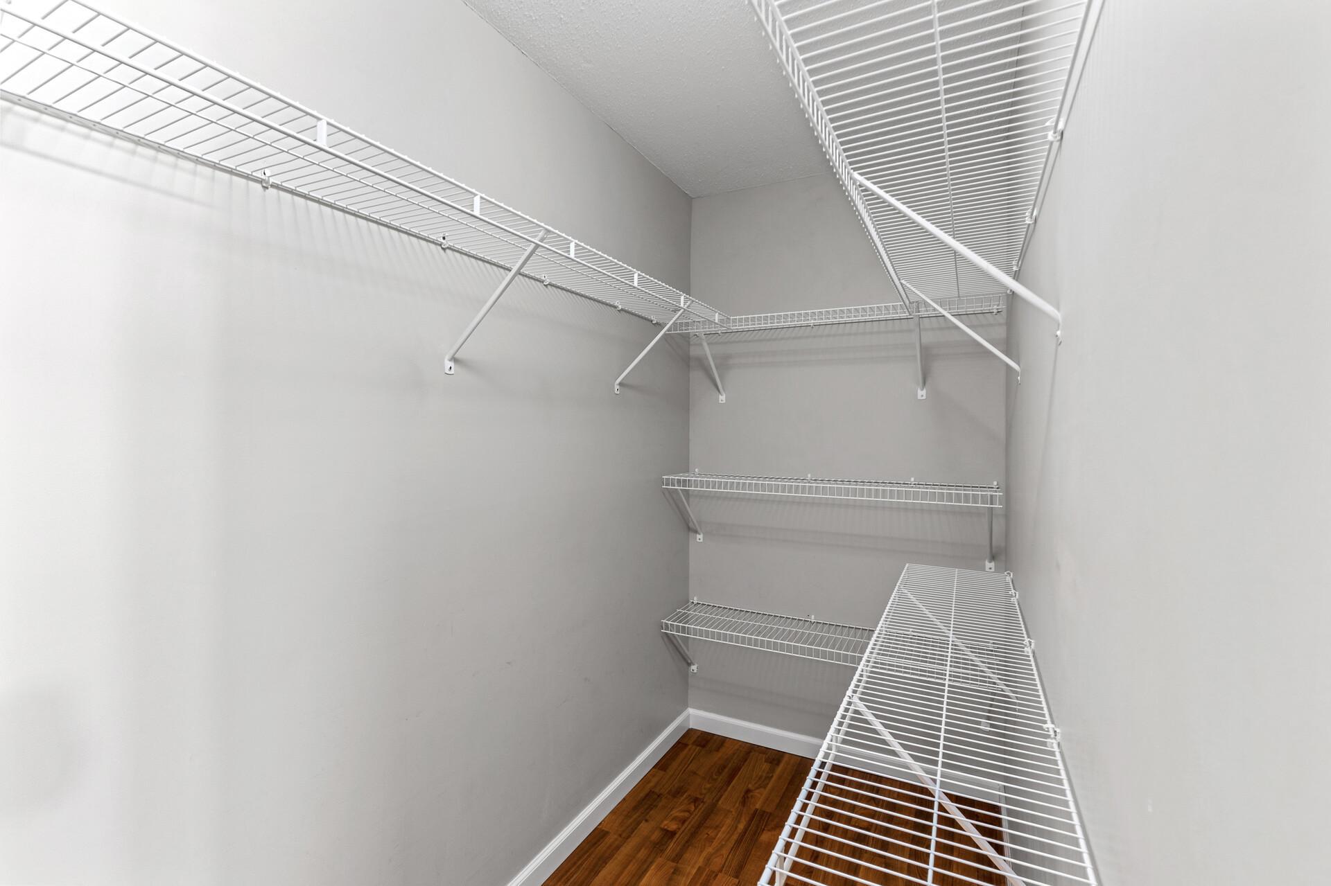 10441 Greenbrier Road, Unit 315 Minnetonka, MN 55305 - Photo 22 of 33