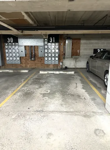 $179,900 | 10441 Greenbrier Road, Unit 315, Minnetonka, MN 55305