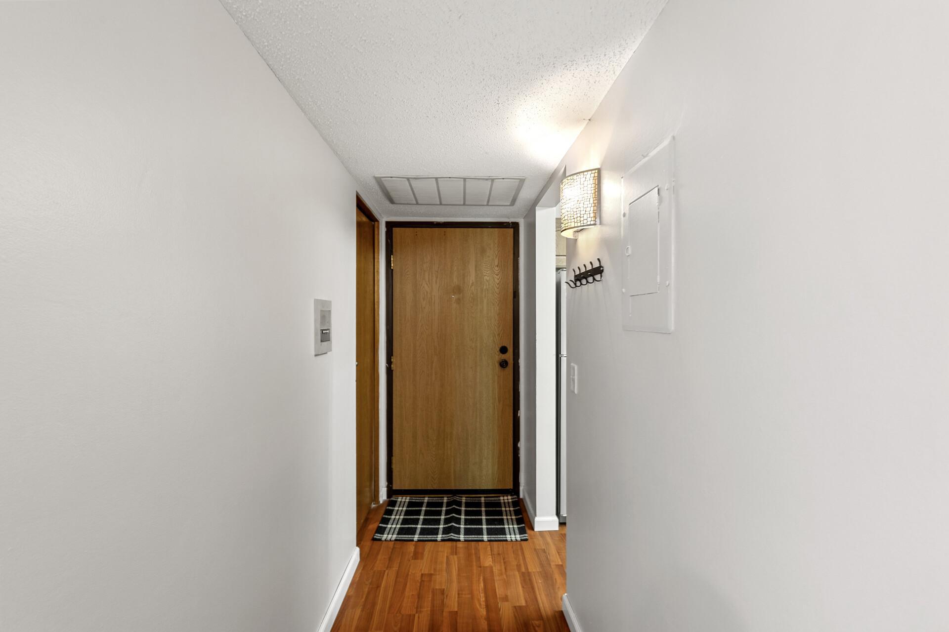 10441 Greenbrier Road, Unit 315 Minnetonka, MN 55305 - Photo 5 of 33