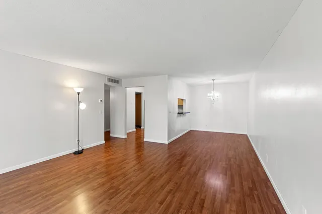 $174,900 | 10441 Greenbrier Road, Unit 315, Minnetonka, MN 55305