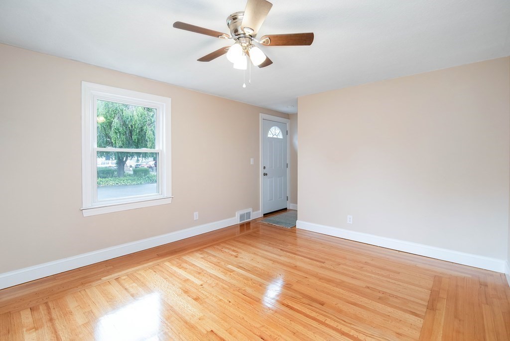 125 Victoria Street Springfield, MA 01104 - Photo 13 of 34 Gallery Image 13