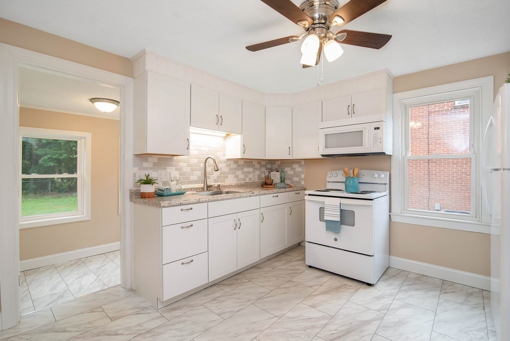 125 Victoria Street Springfield, MA 01104 - Photo 6 of 34 Gallery Image 6