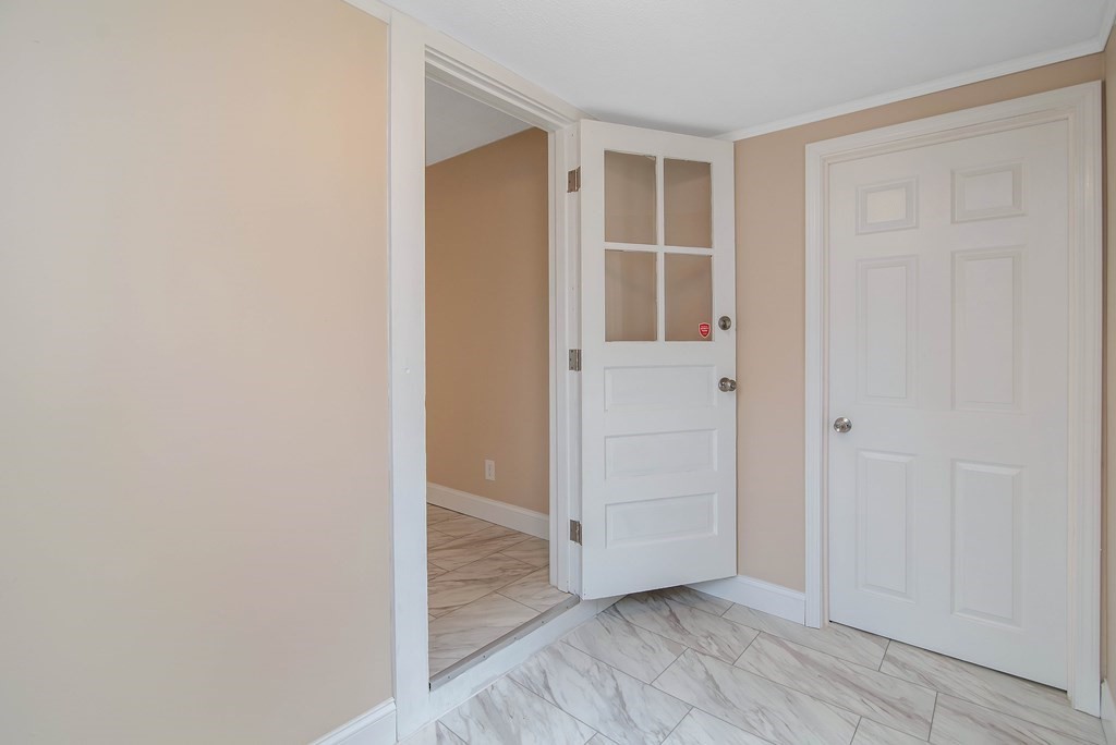 125 Victoria Street Springfield, MA 01104 - Photo 8 of 34 Gallery Image 8