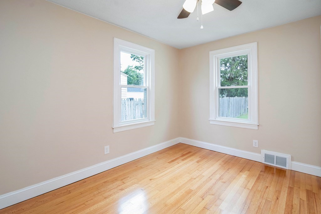 125 Victoria Street Springfield, MA 01104 - Photo 9 of 34 Gallery Image 9