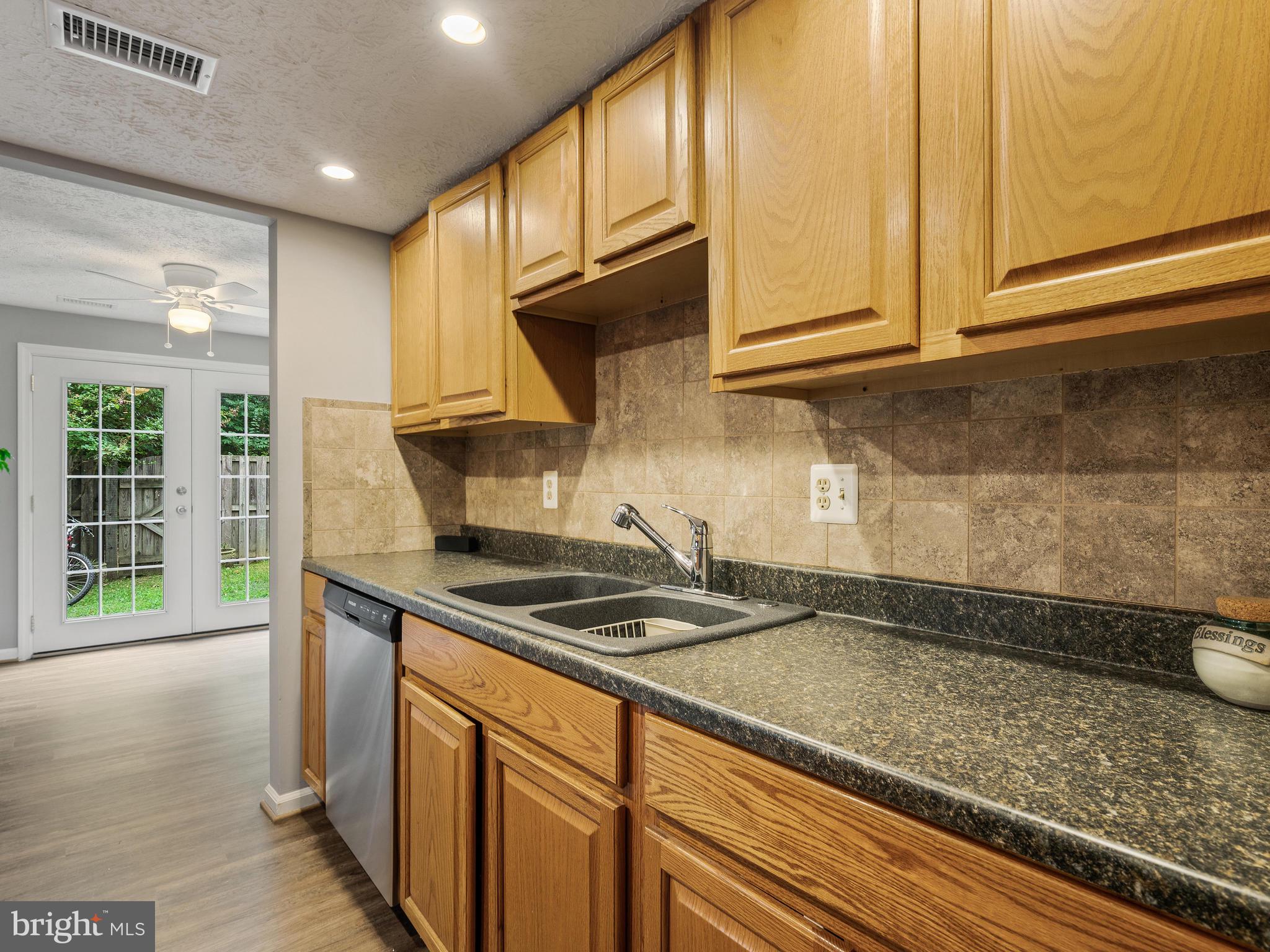 8297 Bark Tree Court Springfield, VA 22153 - Photo 9 of 26