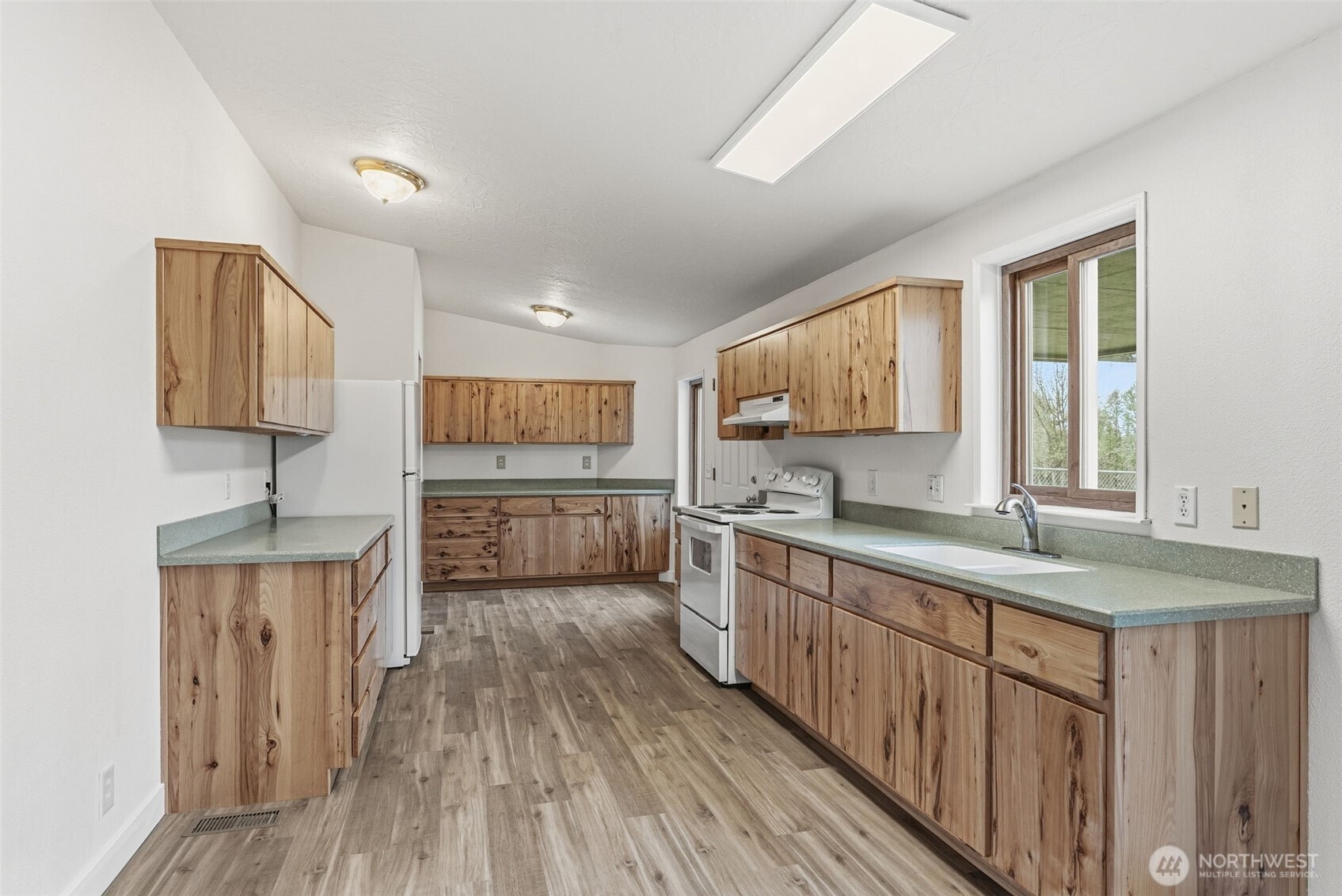 123 Sandra Road Silverlake, WA 98645 - Photo 8 of 30