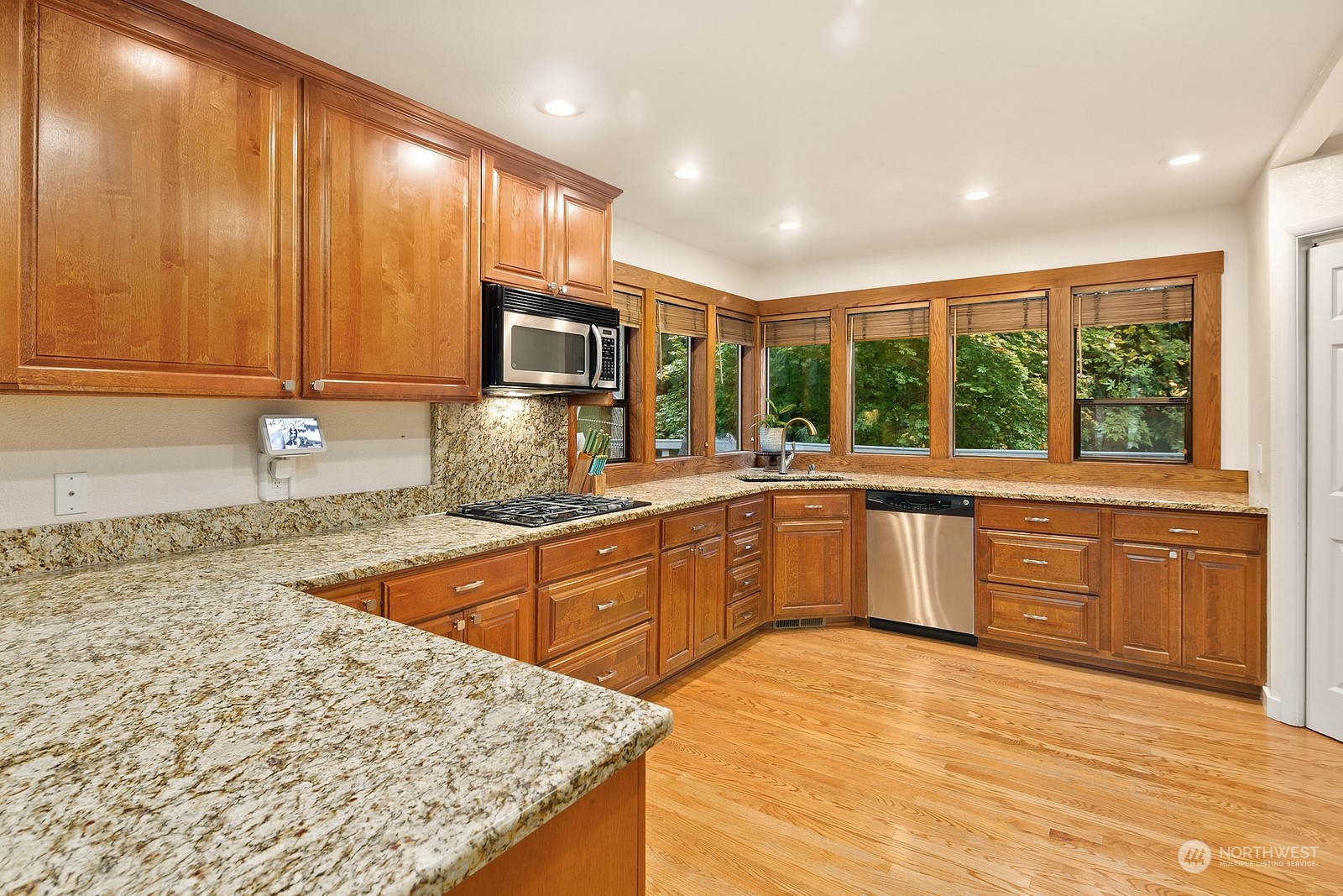 16117 Southeast 170th Place Renton, WA 98058 - Photo 3 of 37 Gallery Image 3