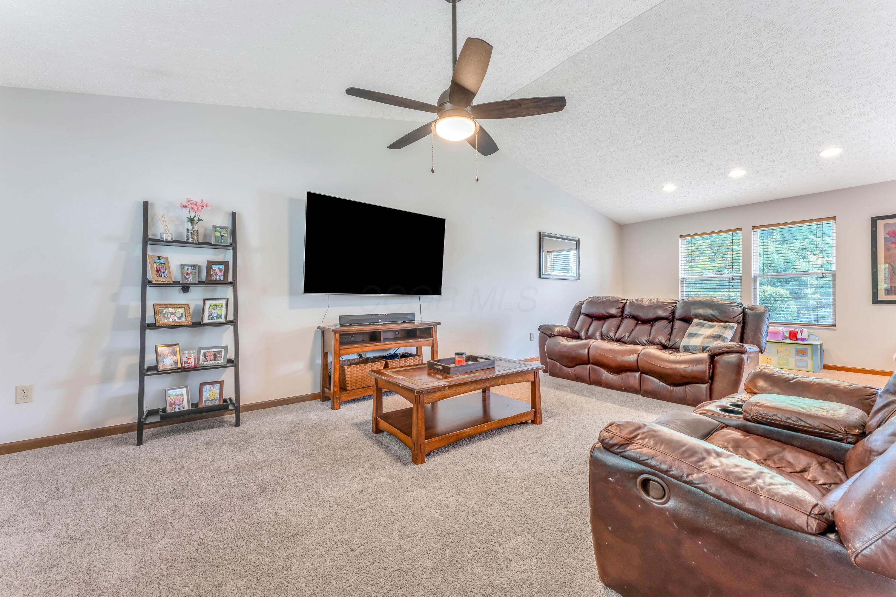 107 Kettering Bend Delaware, OH 43015 - Photo 7 of 38 DSC00955