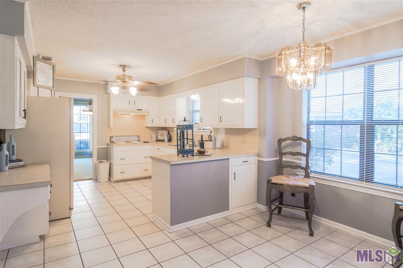 1638 South Flannery Road Baton Rouge, LA 70816 - Photo 5 of 18 Kitchen / Breakfast Area
