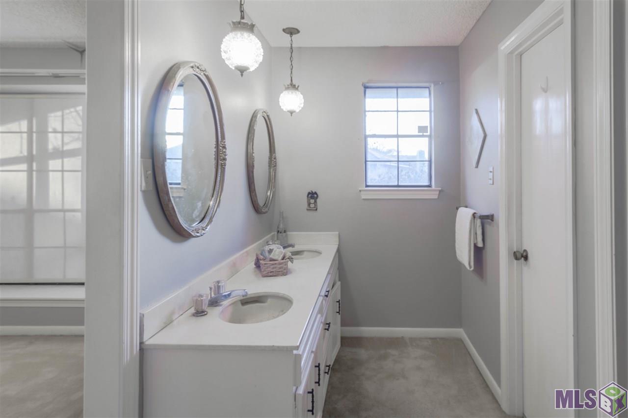 1638 South Flannery Road Baton Rouge, LA 70816 - Photo 7 of 18 Master Bath