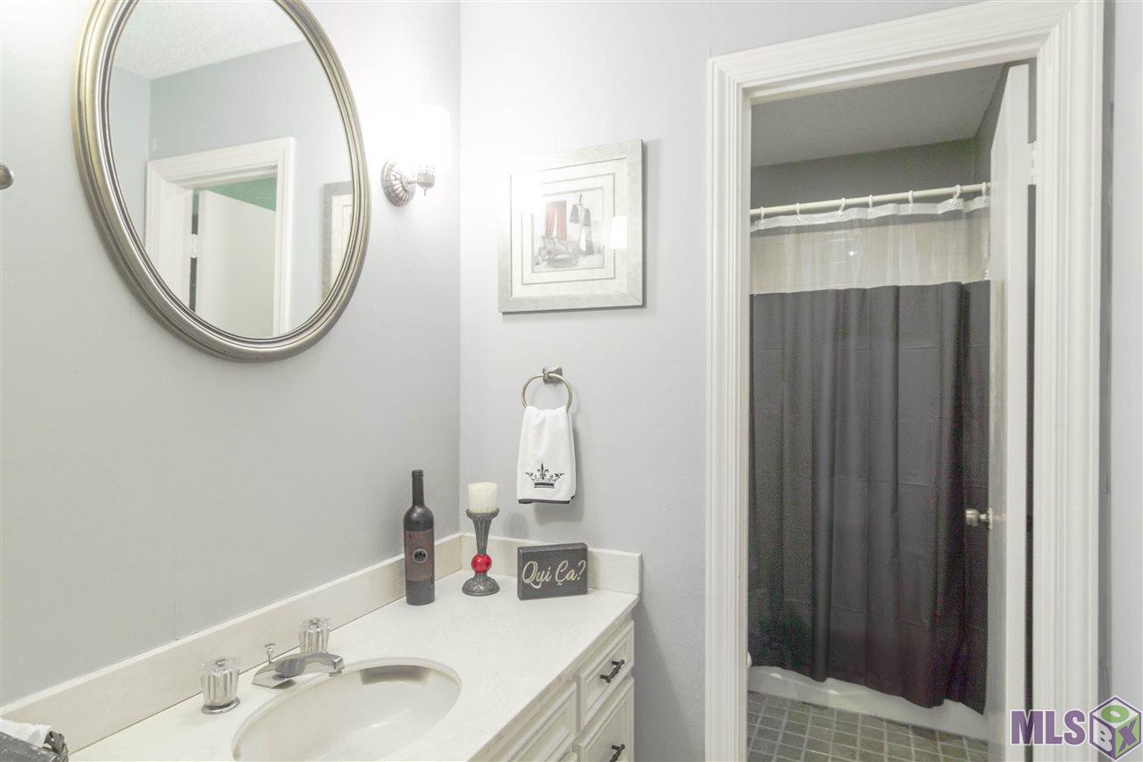 1638 South Flannery Road Baton Rouge, LA 70816 - Photo 9 of 18 Second Bathroom