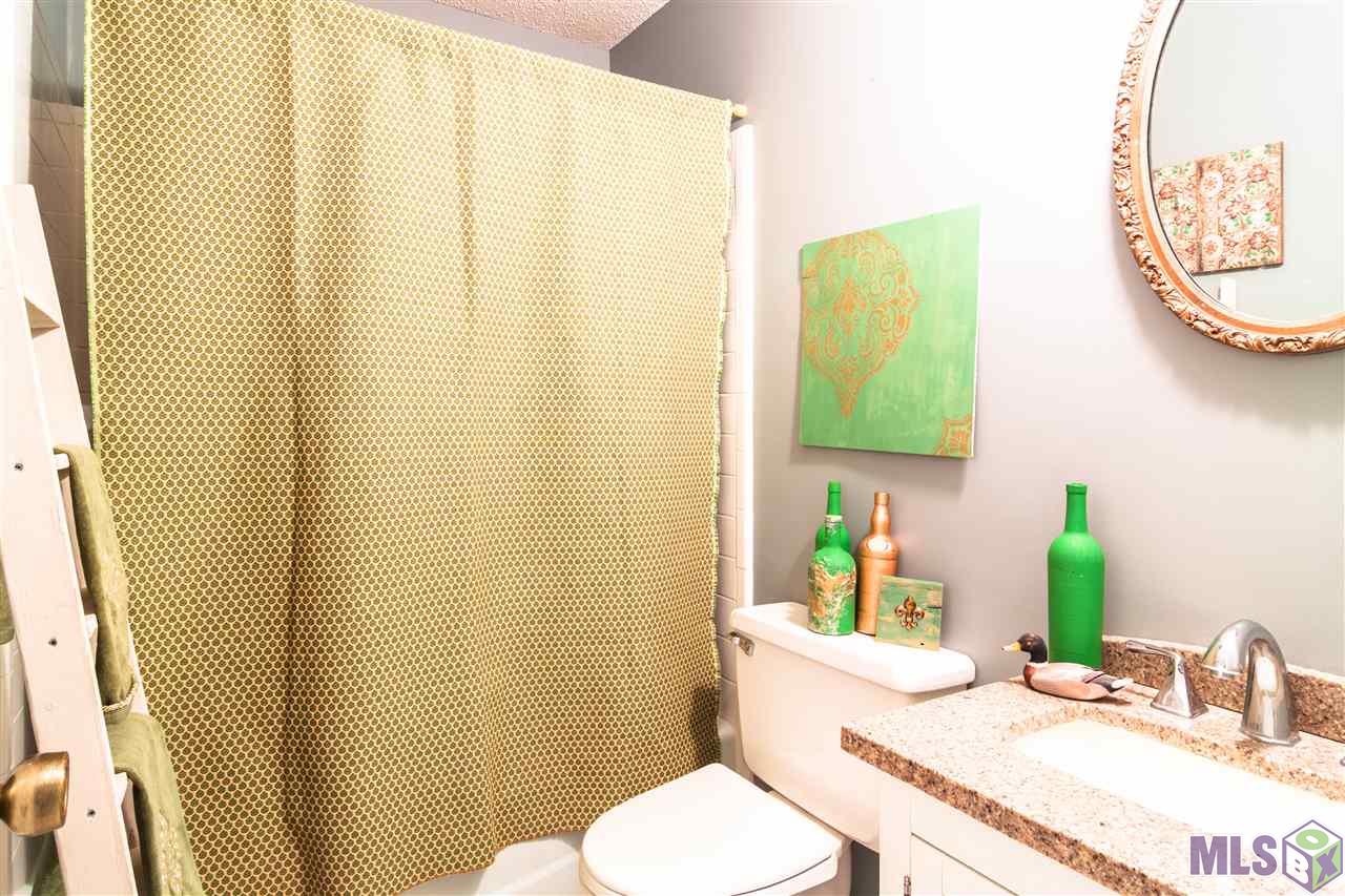 1638 South Flannery Road Baton Rouge, LA 70816 - Photo 10 of 18 Third Bathroom