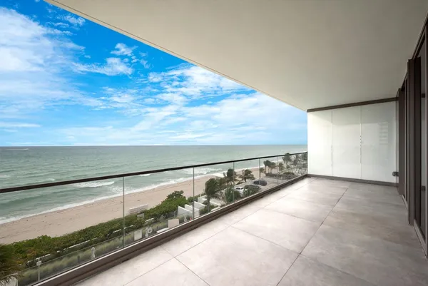$19,500 | 2000 South Ocean Drive, Unit 5A, Hallandale Beach, FL 33009
