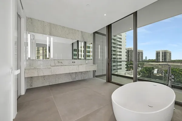 $19,500 | 2000 South Ocean Drive, Unit 5A, Hallandale Beach, FL 33009