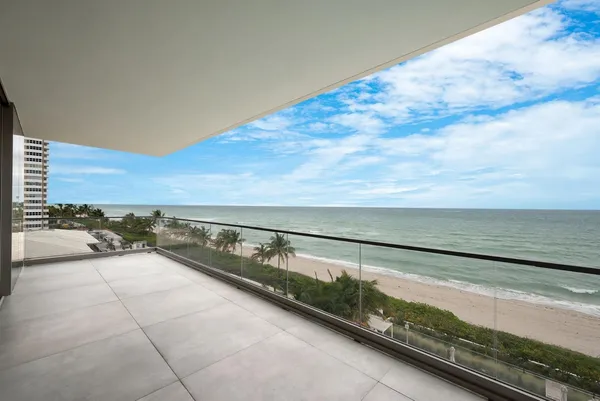 $19,500 | 2000 South Ocean Drive, Unit 5A, Hallandale Beach, FL 33009