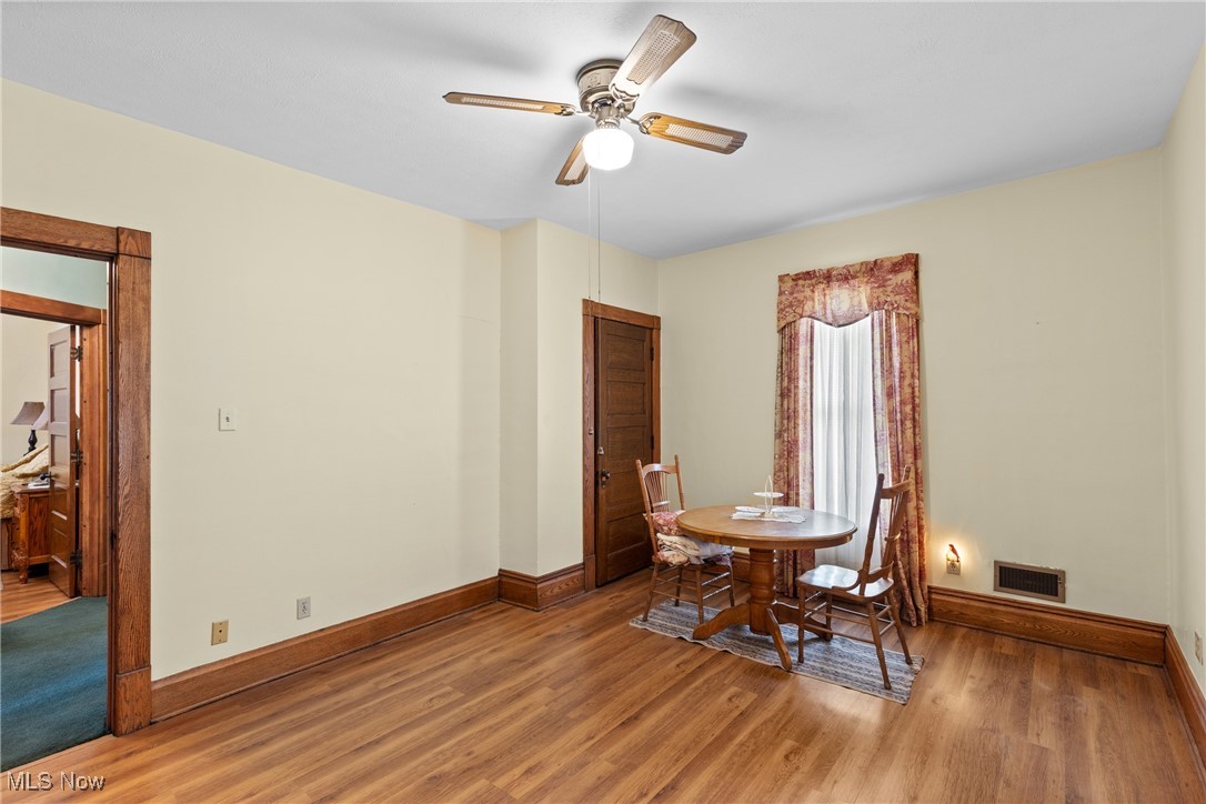 1011 Parriott Avenue Moundsville, WV 26041 - Photo 29 of 44 Dining space with wood finished floors and a ceiling fan