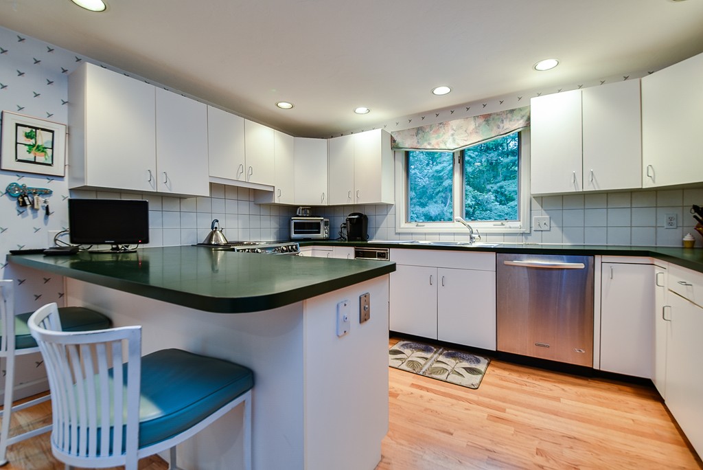 18 Garvey Road Framingham, MA 01701 - Photo 10 of 30 Gallery Image 10