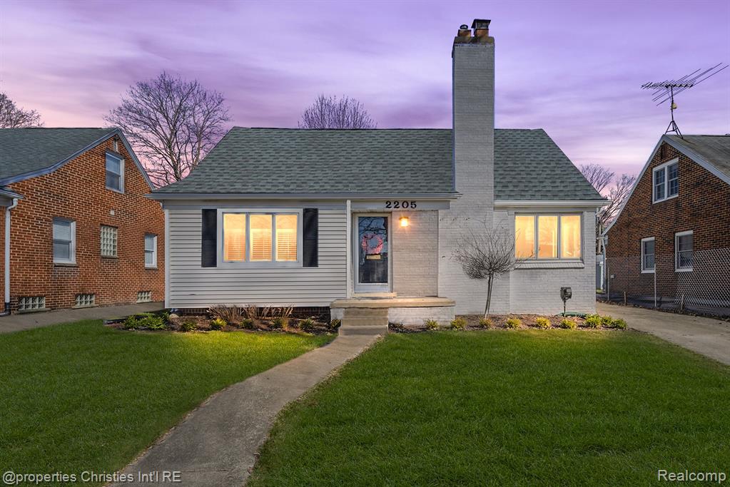 2205 Pembroke Road Birmingham, MI 48009 - Photo 1 of 36