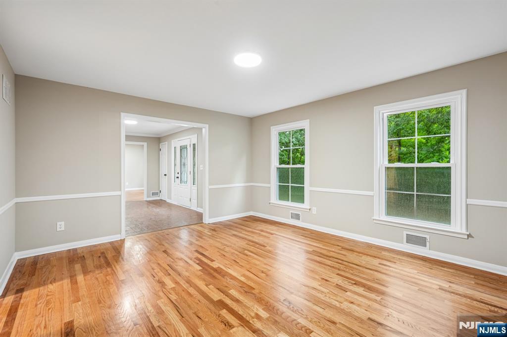 12 Apache Road Wayne, NJ 07470 - Photo 20 of 47